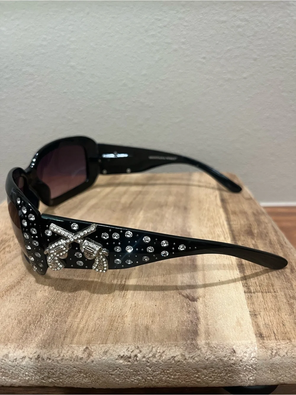 Montana West Black Crossed Pistol Rhinestone Sunglasses